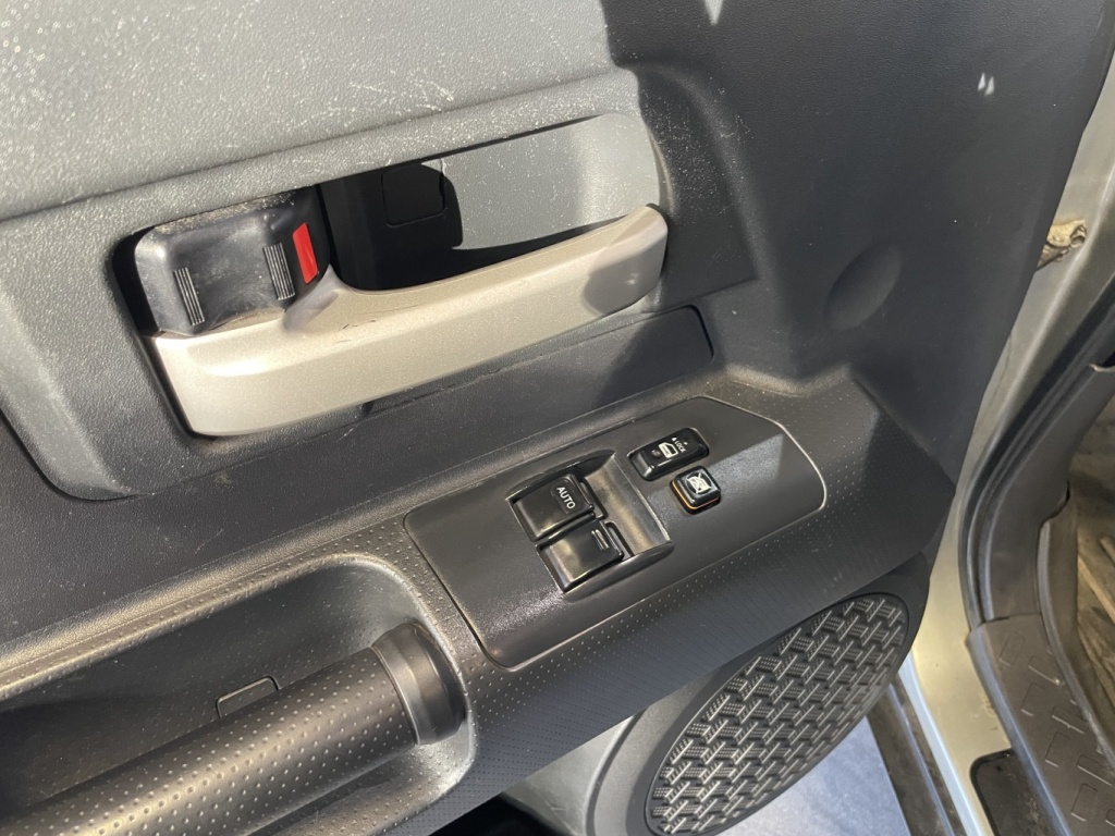 Toyota FJ Cruiser  2011 — photo 17
