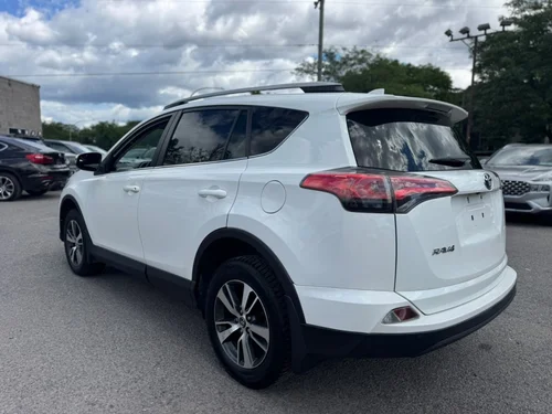 Toyota RAV4 LE 2018 — photo 5