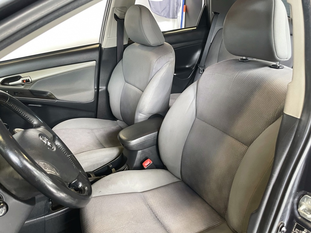 Toyota Matrix XR 2010 — photo 15