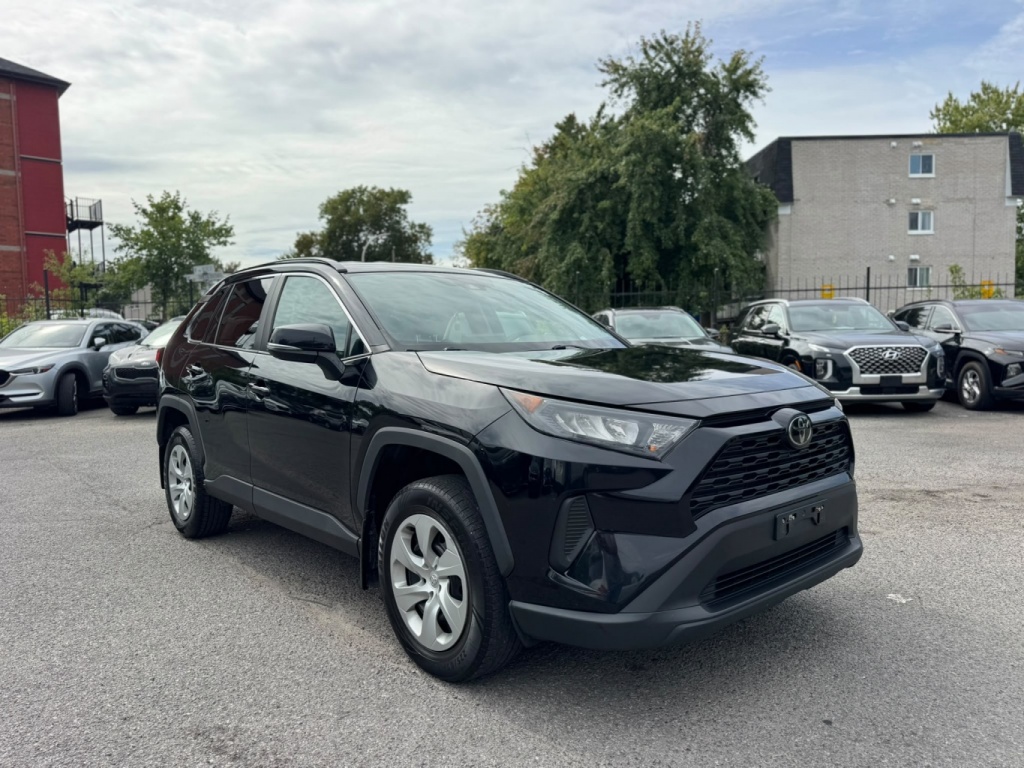Toyota RAV4 LE 2021