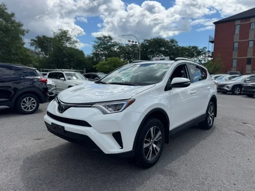 Toyota RAV4 LE 2018 — photo 2