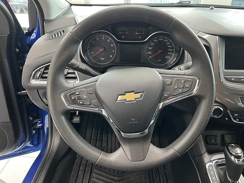 Chevrolet Cruze 2019 LT / AUTO + CAMERA + BLUETOOTH +++++ — photo 12