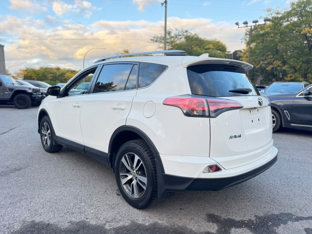 Toyota RAV4 LE 2018 — photo 9
