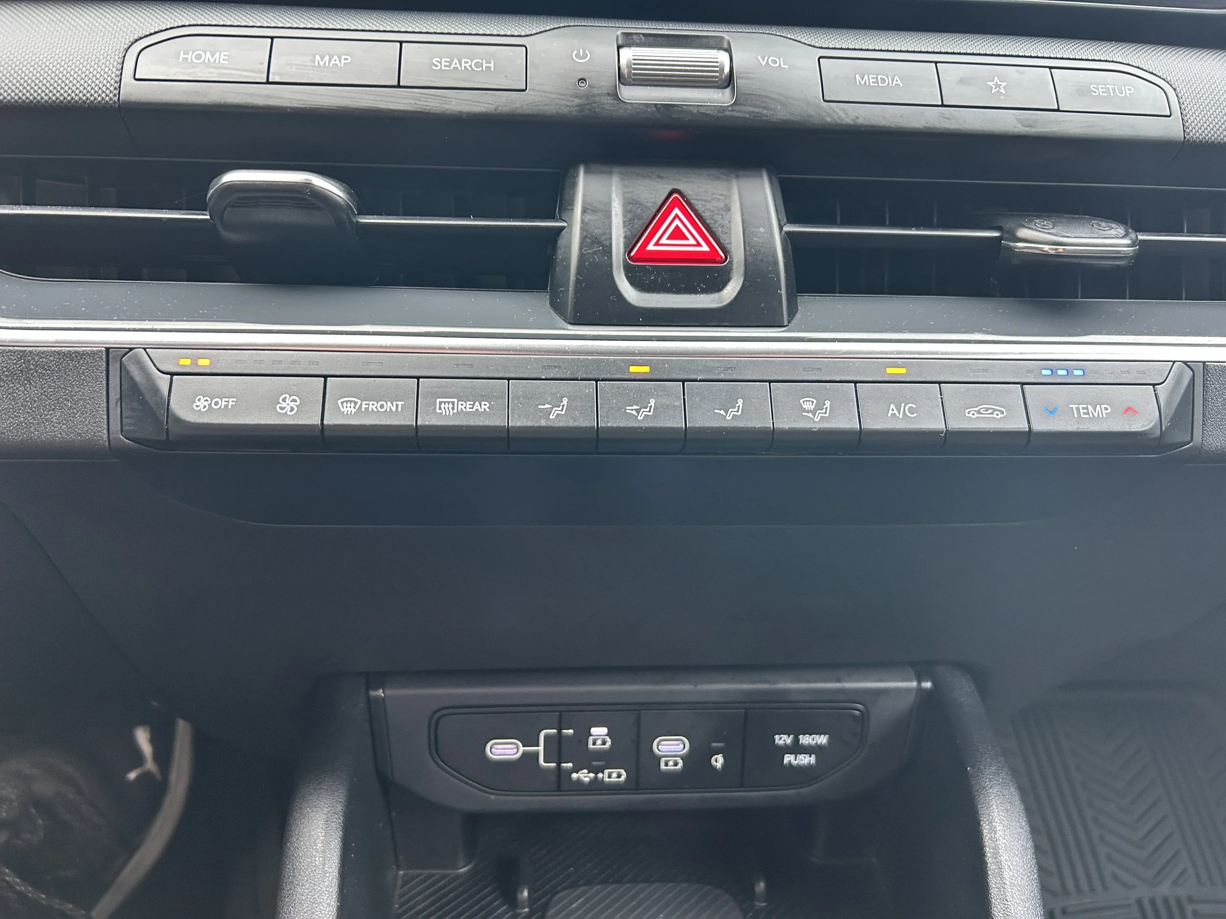 2025 Kia K4 — photo 18