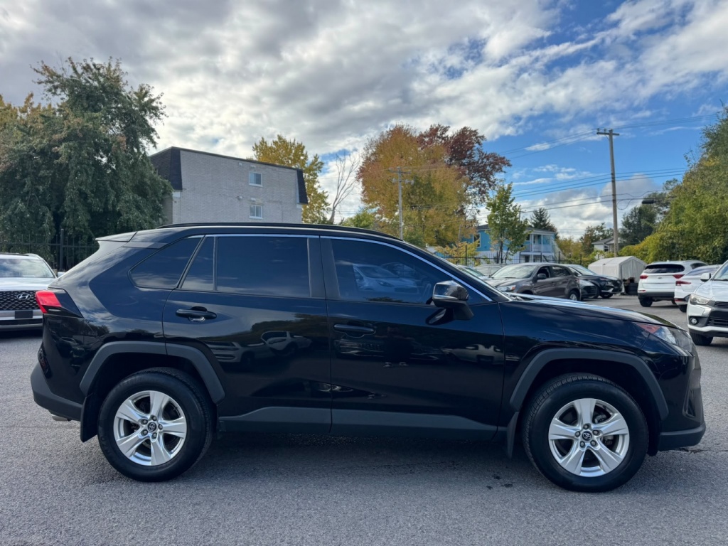 Toyota RAV4 LE 2019 — photo 2