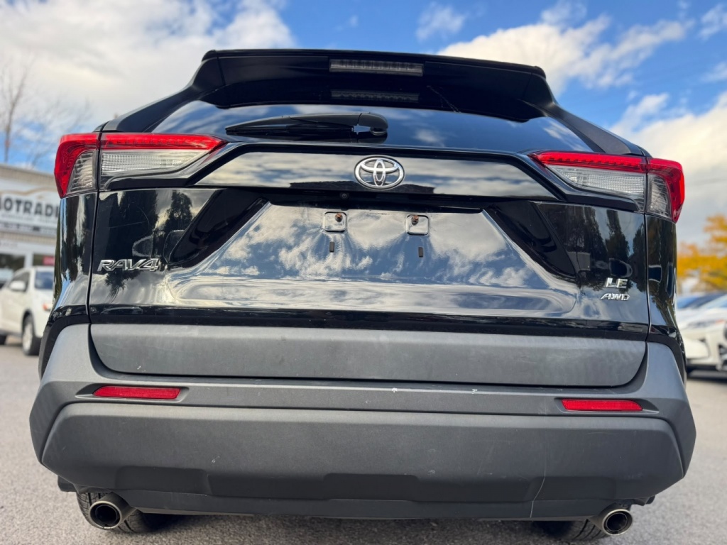 Toyota RAV4 LE 2019 — photo 12