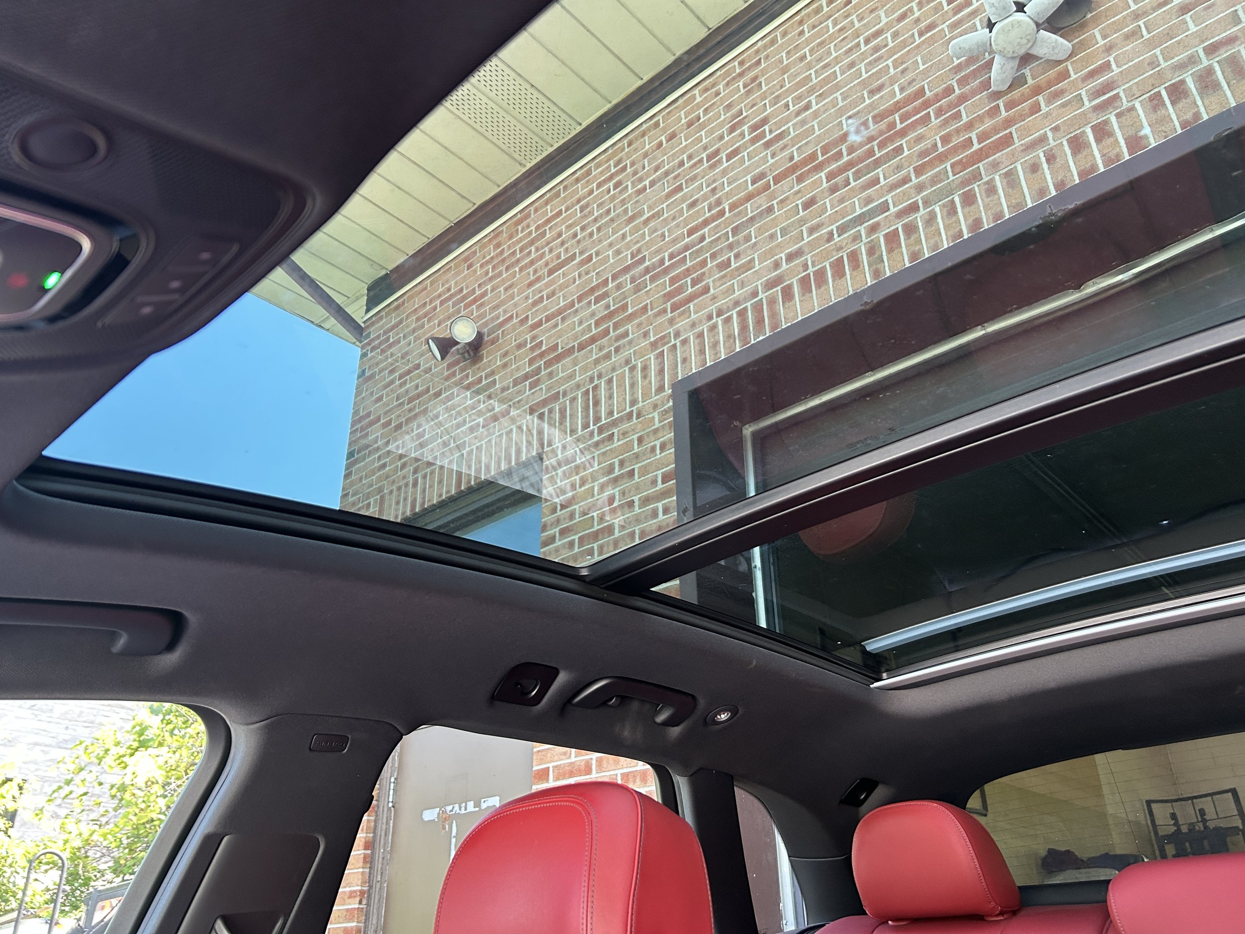 Audi SQ5 2018 — photo 18