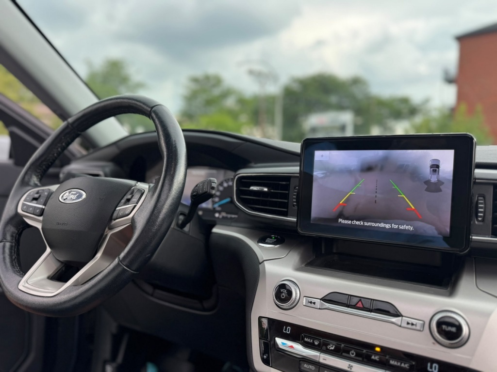 Ford Explorer XLT 2021 — photo 8
