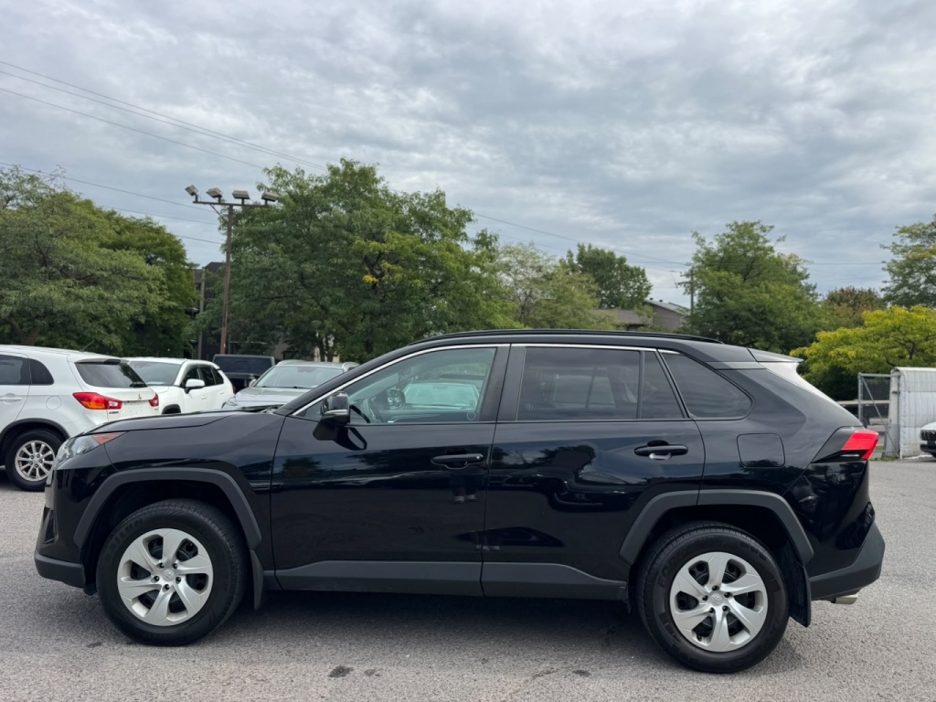 Toyota RAV4 LE 2021 — photo 13