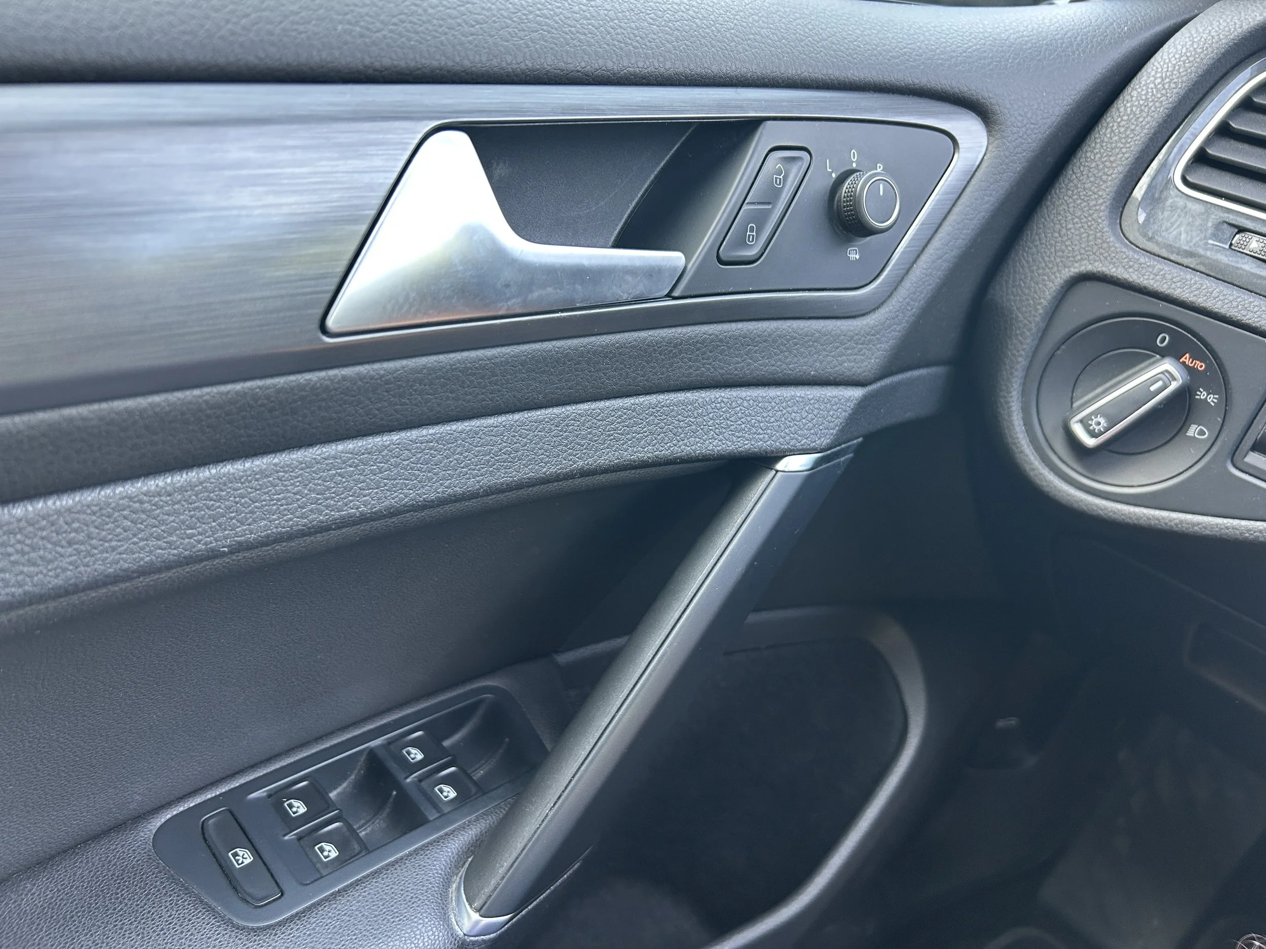 2019 Volkswagen e-Golf Comfortline — photo 19