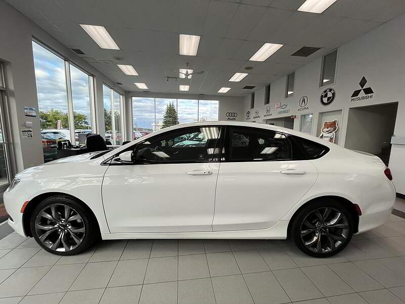 Chrysler 200 2016 S / TOIT PANO / CAMERA + CUIR + BLUETOOTH + BAS KM +++ — photo 9