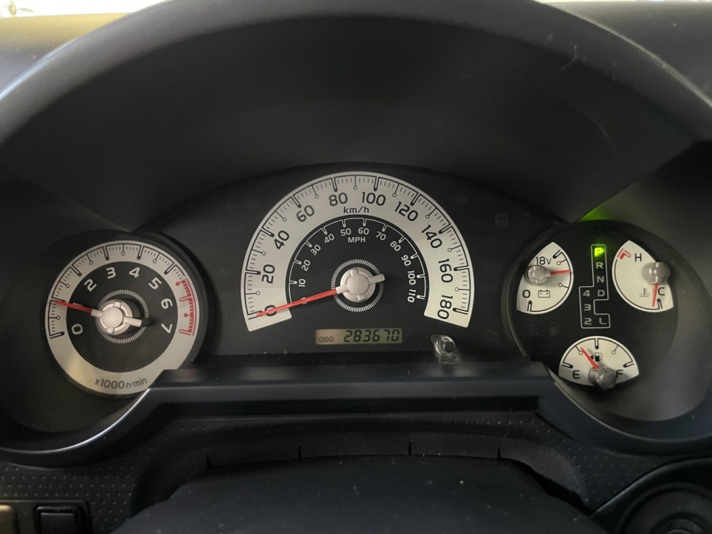 Toyota FJ Cruiser  2011 — photo 19
