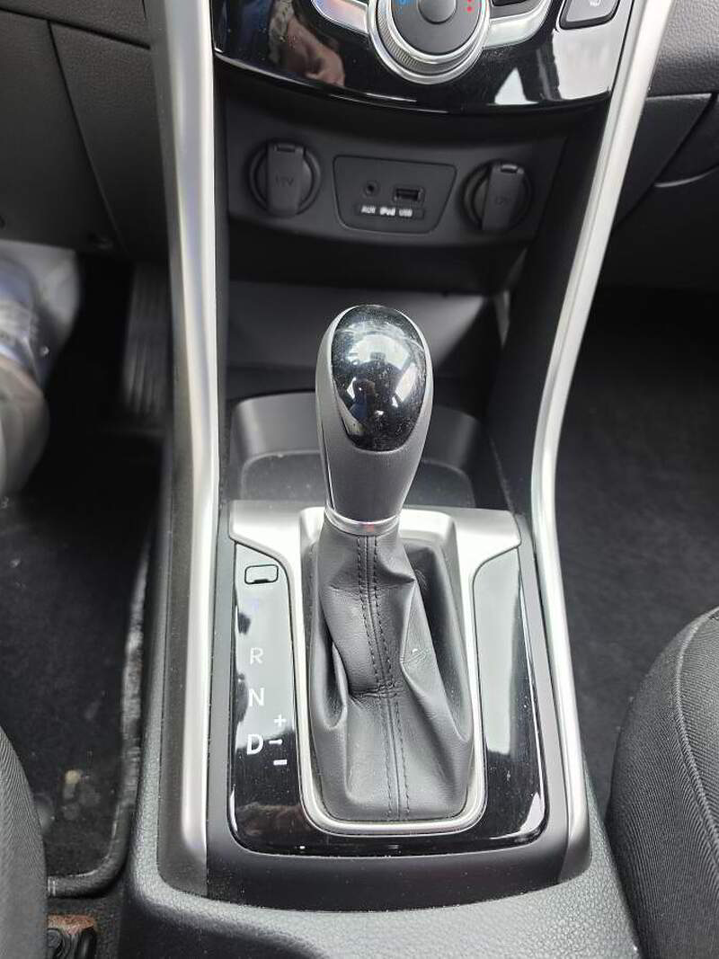 Hyundai Elantra GT 2014 GL / AUTO + BLUETOOTH + BAS KM +++++ — photo 14