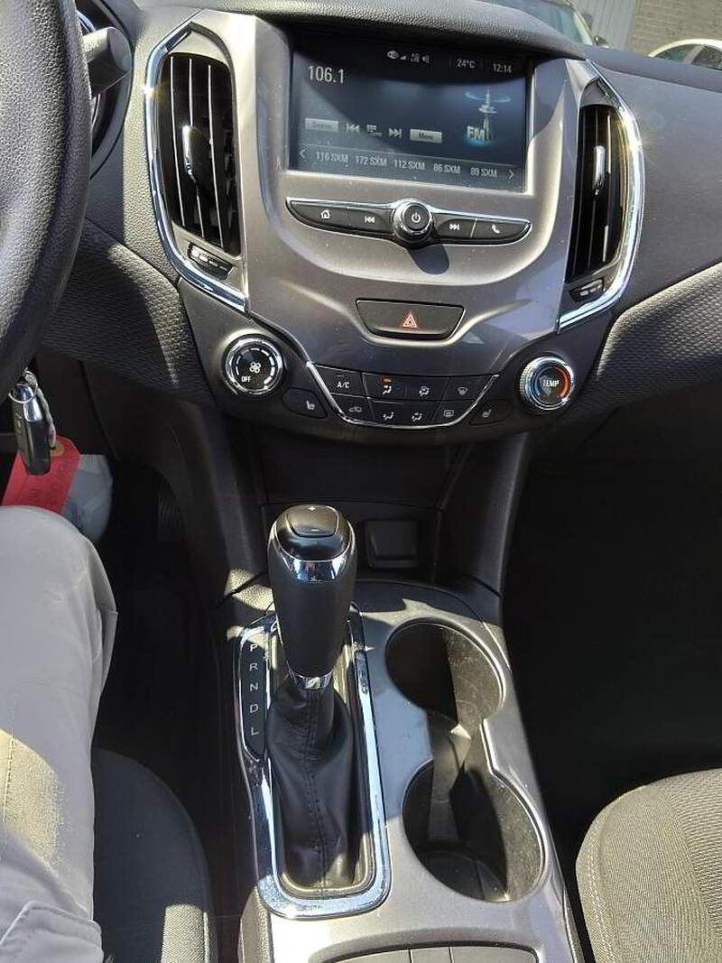 Chevrolet Cruze 2018 LT / AUTO + CAMERA + BLUETOOTH + BAS KM +++ — photo 18