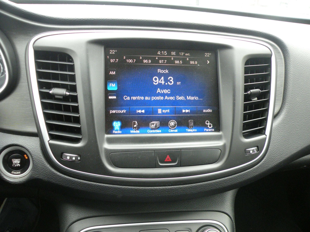 Chrysler 200 Limited 2015 — photo 15