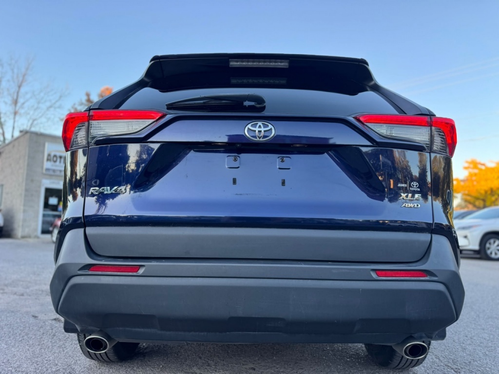 Toyota RAV4 XLE 2022 — photo 15