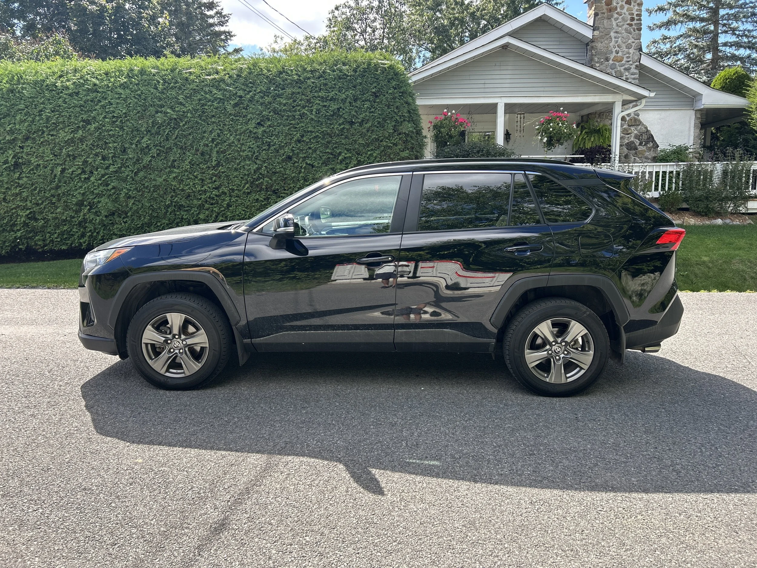 2024 Toyota RAV4 XLE — photo 8
