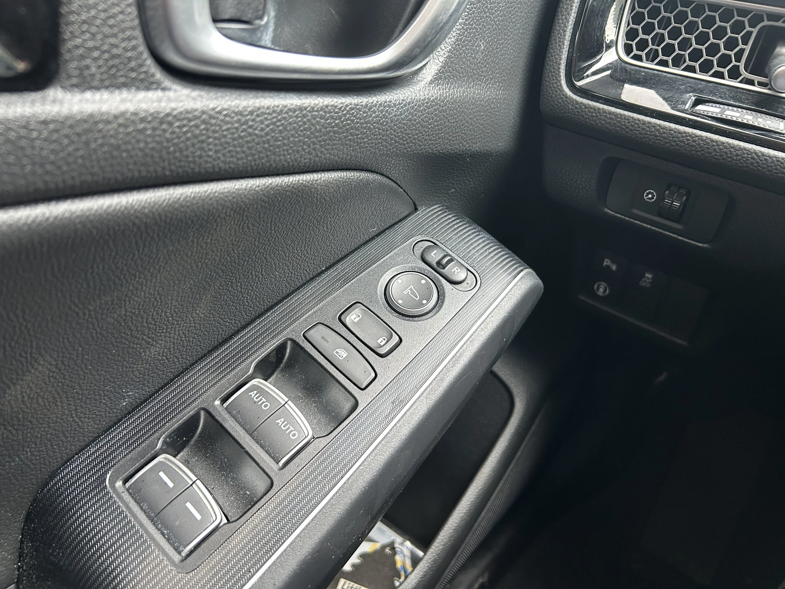 Honda Civic Touring 2024 — photo 18