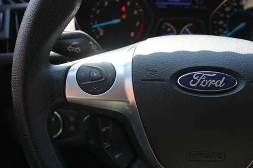 FORD Escape — photo 12
