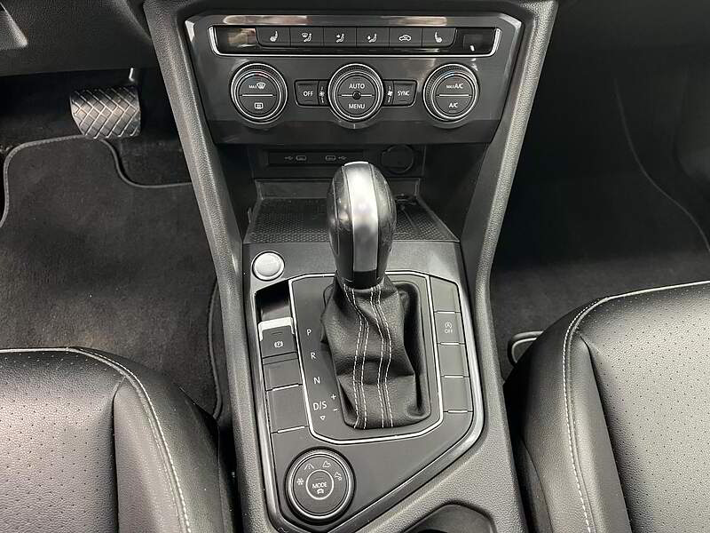 Volkswagen Tiguan 2021 COMFORTLINE / AWD + TOIT + GPS + CAMERA + CUIR +++ — photo 19
