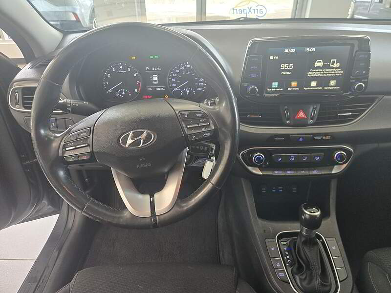 Hyundai Elantra GT 2018 / AUTO + CAMERA + BLUETOOTH +++ — photo 10