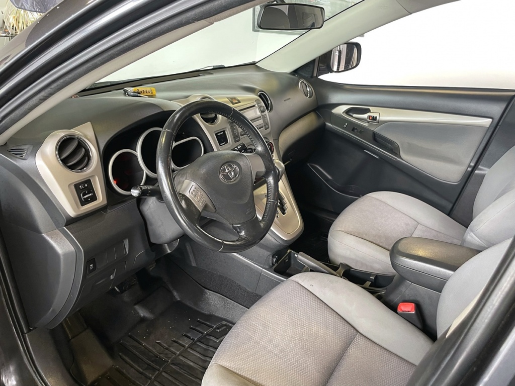 Toyota Matrix XR 2010 — photo 16