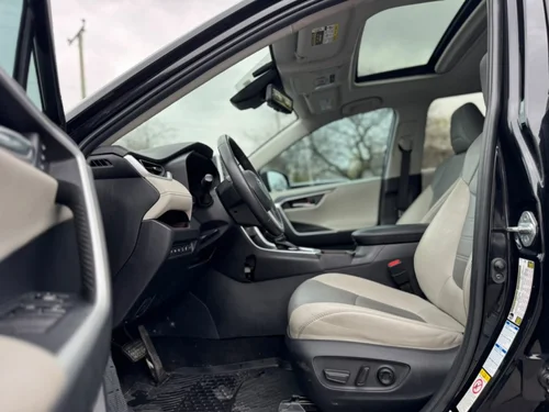 Toyota RAV4 Limitée 2019 — photo 15