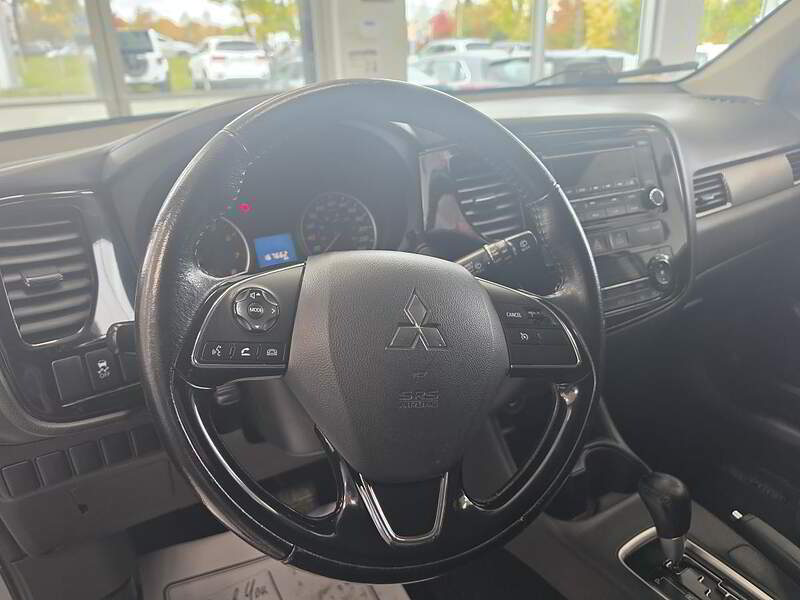 Mitsubishi Outlander 2016 ES / AUTO + BLUETOOTH + BAS KM +++ — photo 9