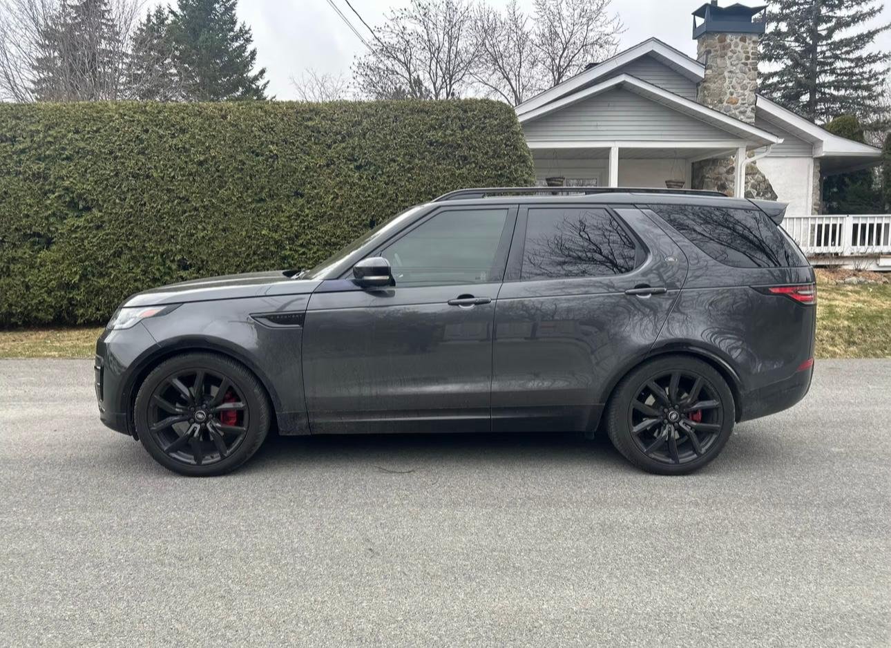 Land Rover Discovery 2017 — photo 10