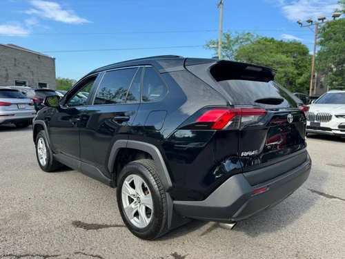 Toyota RAV4 LE 2019 — photo 11