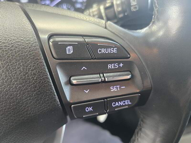 Hyundai Elantra GT 2018 / AUTO + CAMERA + BLUETOOTH +++ — photo 14