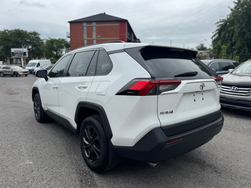 Toyota RAV4 LE 2020 — photo 13