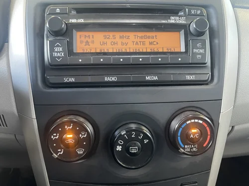 Toyota Corolla CE 2013 — photo 12