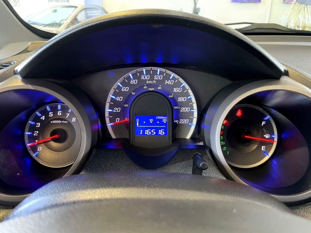 Honda Fit DX-A 2011 — photo 17