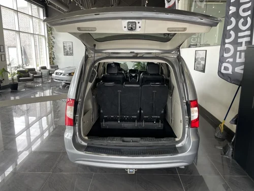 Chrysler Town & Country Touring 2015 — photo 8