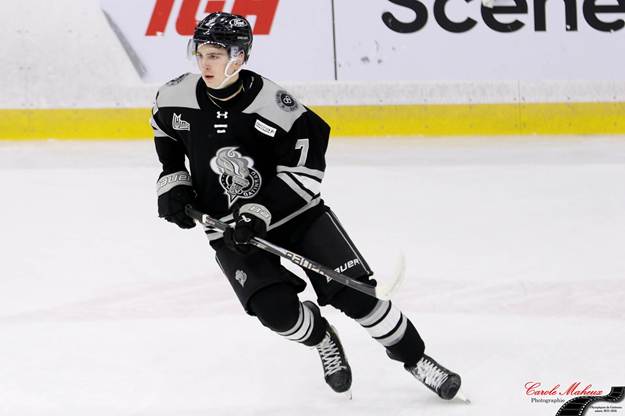 Peut être une image de hockey et texte