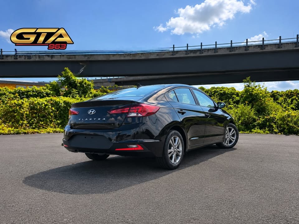 2019 Hyundai Elantra — photo 4