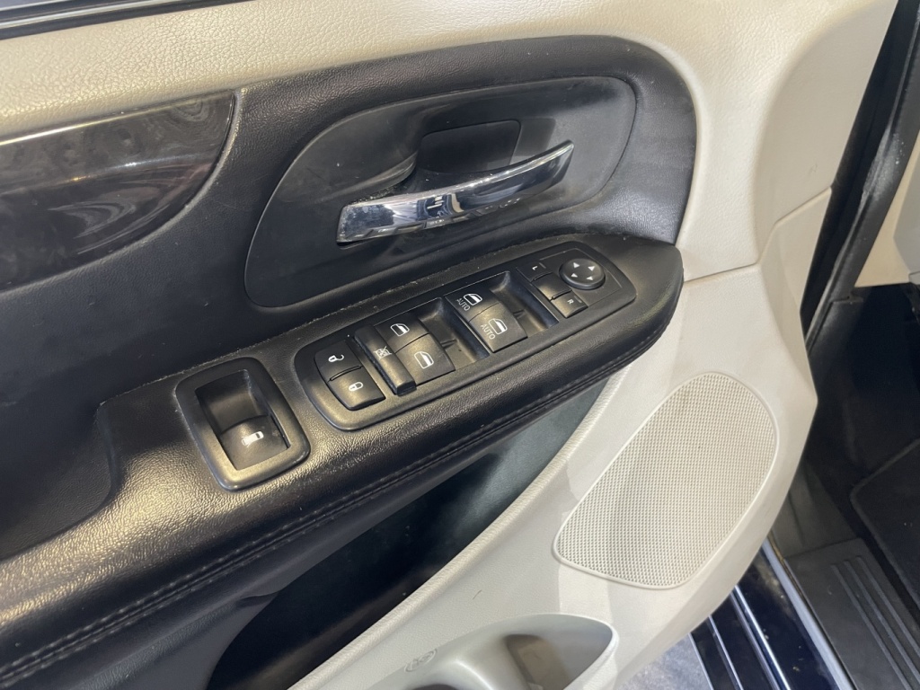 Dodge Grand Caravan SXT 2014 — photo 19