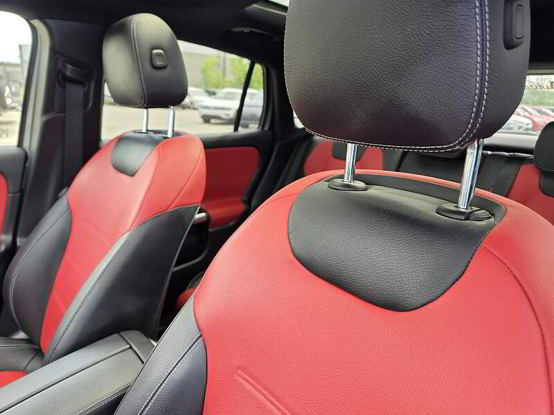 Mercedes-Benz GLA 250 2023 / AMG PACK / 4MATIC / TOIT + CUIR / CAMERA ++++ — photo 11