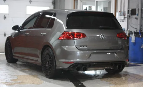 2017 VOLKSWAGEN GOLF R — photo 4