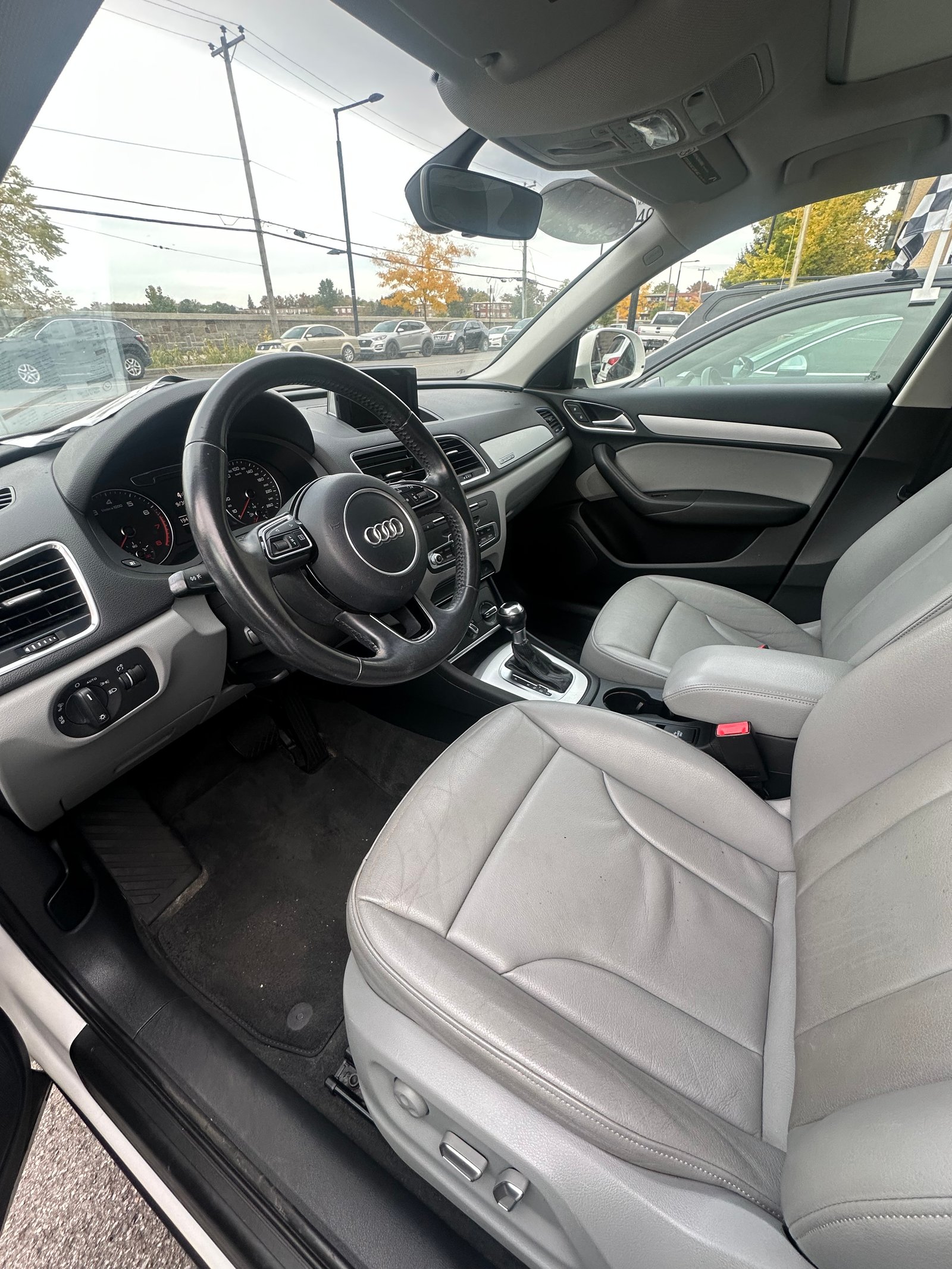Audi Q3 2017 — photo 10