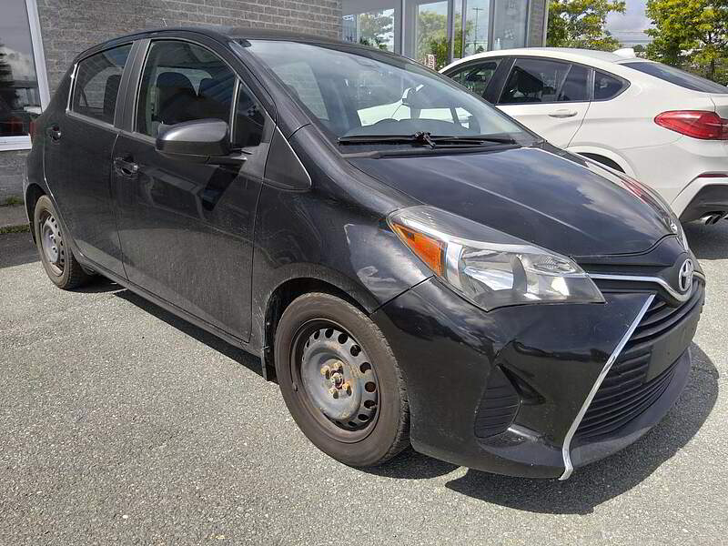 Toyota Yaris hatchback 2017 Hayon 5 portes, boîte automatique, LE — photo 3
