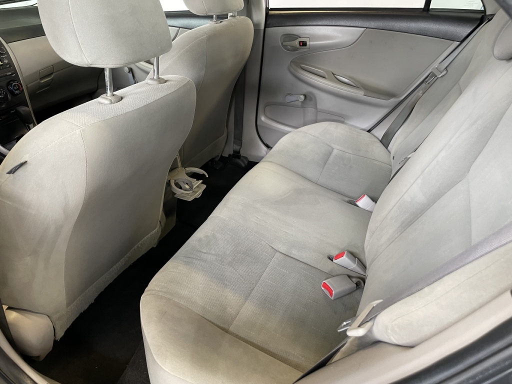 Toyota Corolla CE 2011 — photo 11