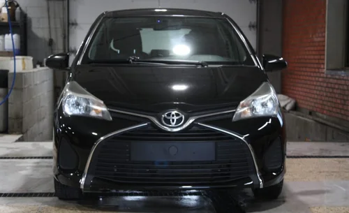 2016 TOYOTA YARIS — photo 2