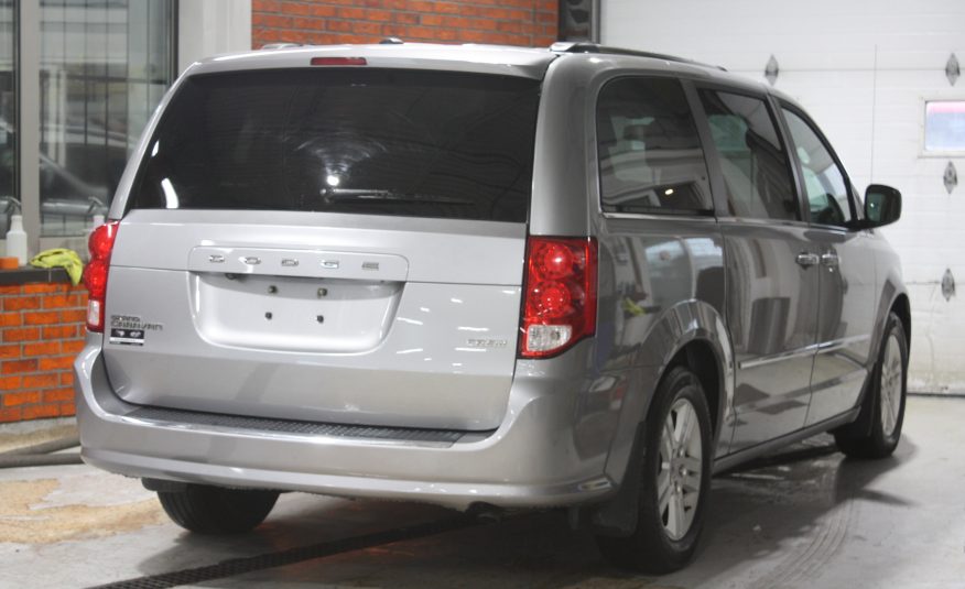 2017 DODGE GRAND CARAVAN CREW — photo 6