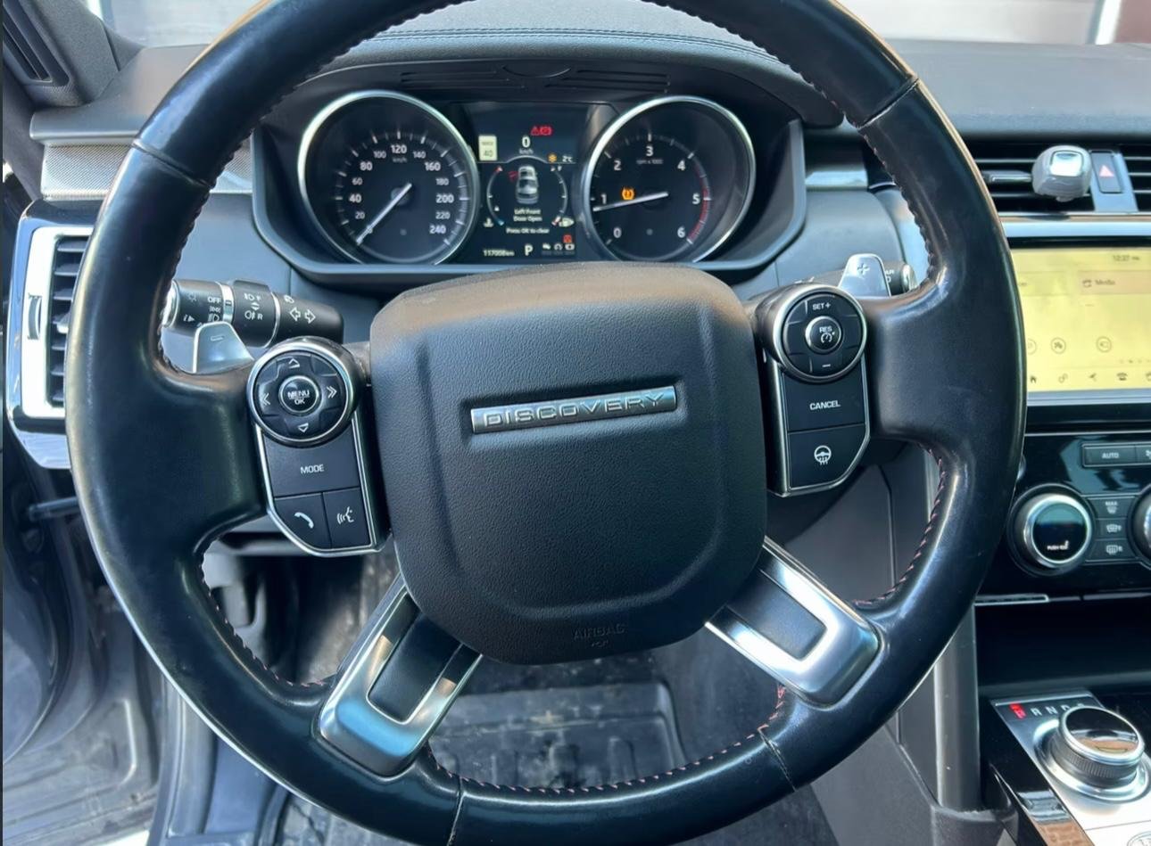 Land Rover Discovery 2017 — photo 14