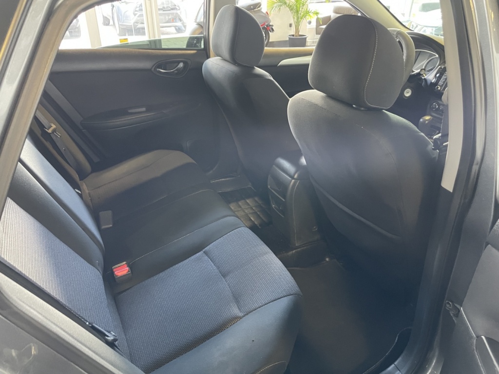Nissan Sentra SV 2019 — photo 11