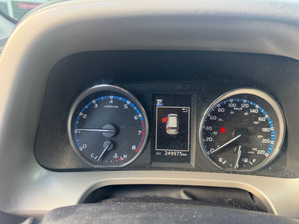 Toyota RAV4 LE 2018 — photo 14