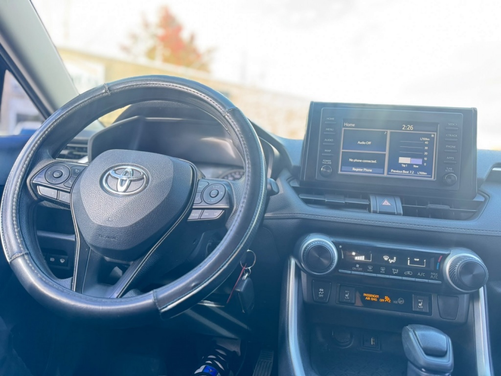 Toyota RAV4 LE 2019 — photo 15