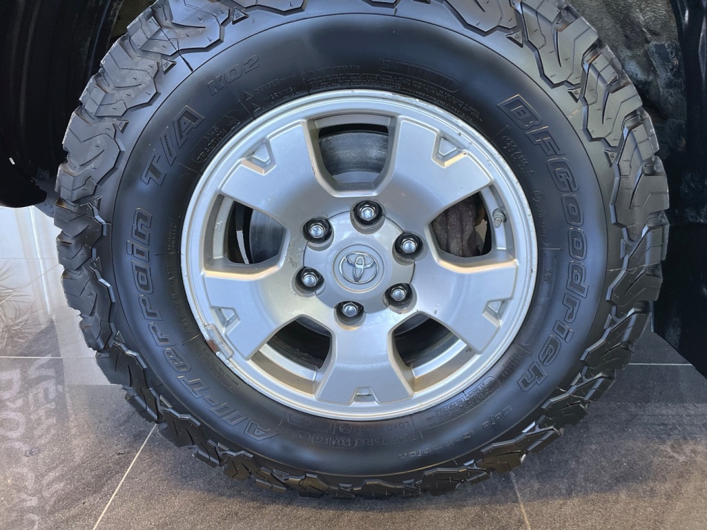 Toyota Tacoma  2011 — photo 9